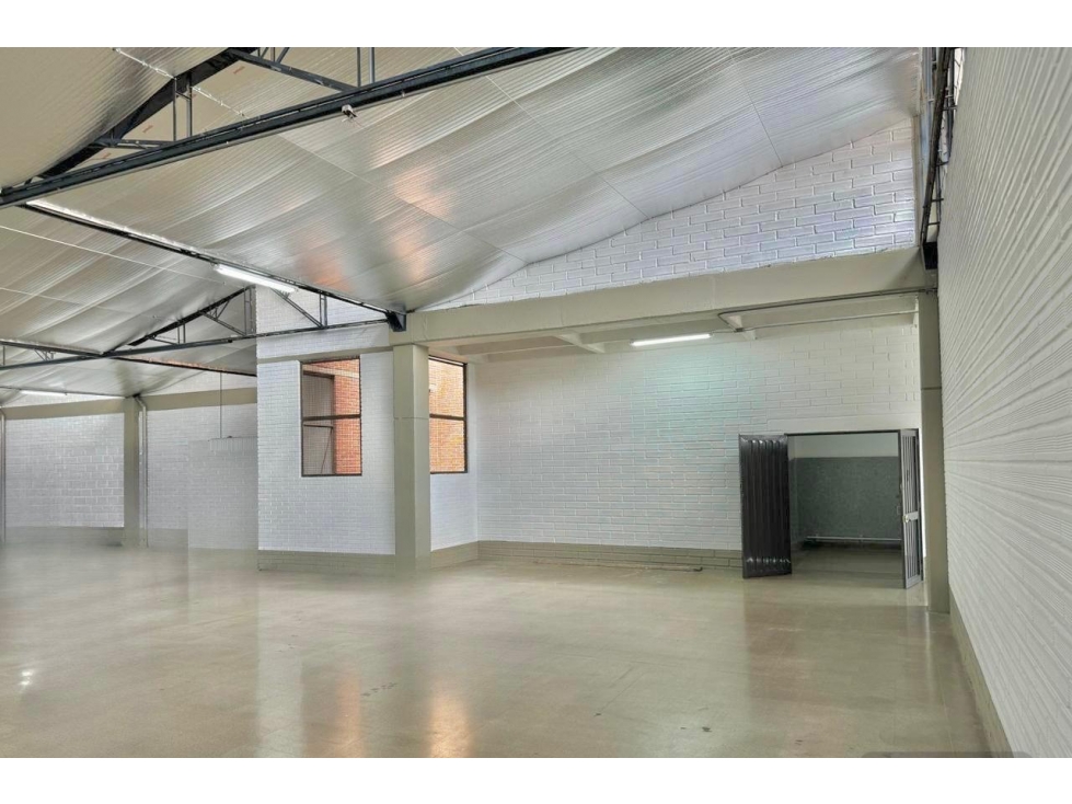 LOCAL EN ARRIENDO EN GUAYABAL, MEDELLÍN, ANTIOQUIA — foto 2