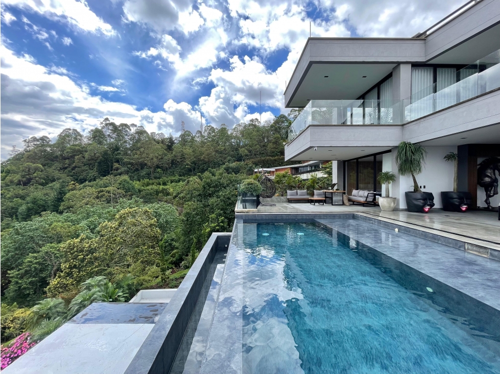 CASA EN VENTA EN LAS PALMAS, MEDELLIN