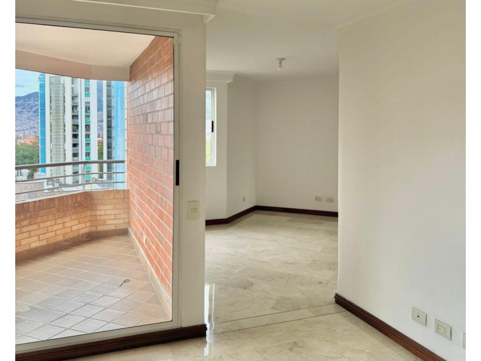 VENTA DE APARTAMENTO MEDELLIN, LAURELES — foto 2