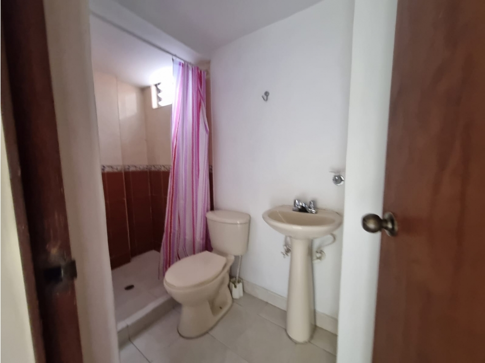 SE VENDE APARTAMENTO EN SECTOR ESTADIO LOS COLORES — foto 4
