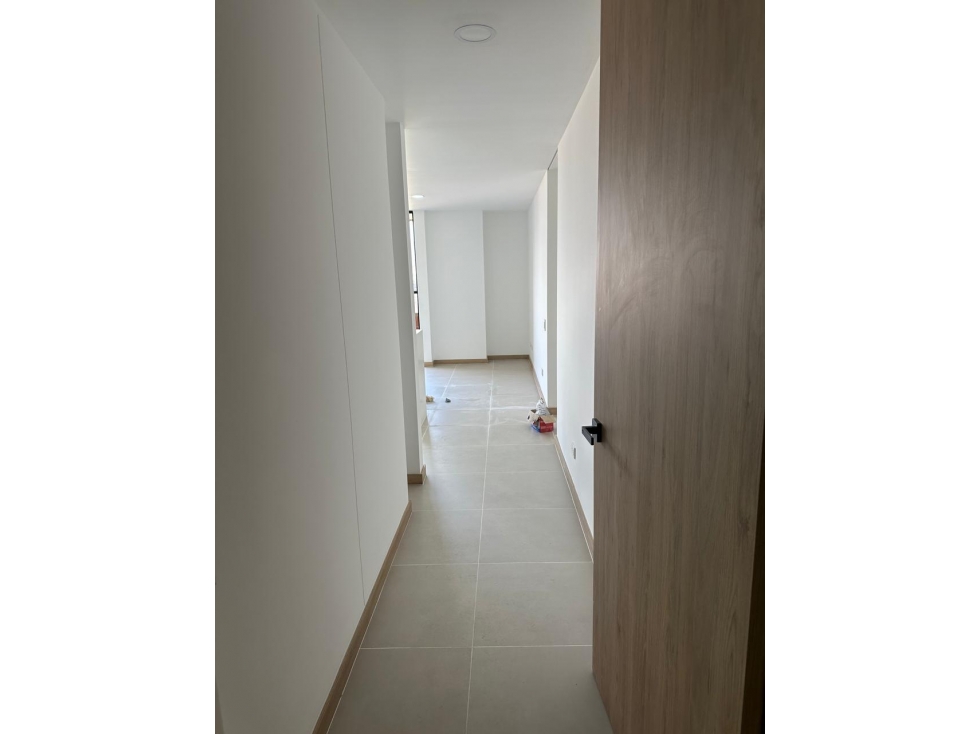 SE VENDE APARTAMENTO EN ENVIGADO CERCA A LA AVENIDA EL POBLADO — foto 2
