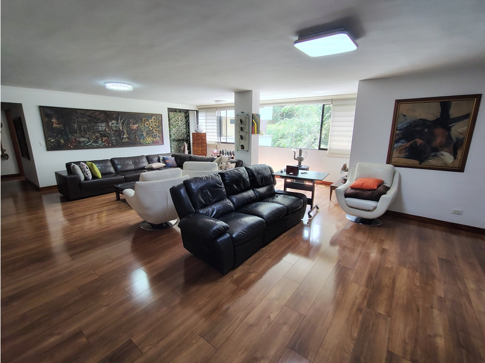 VENDO APARTAMENTO EN EL POBLADO PARTE BAJA