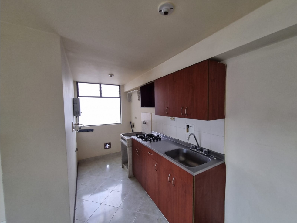 SE VENDE APARTAMENTO EN SECTOR ESTADIO LOS COLORES — foto 2
