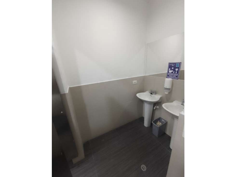 SE VENDE O SE RENTA LOCAL COMERCIAL O BODEGA PARQUE BELEN — foto 2