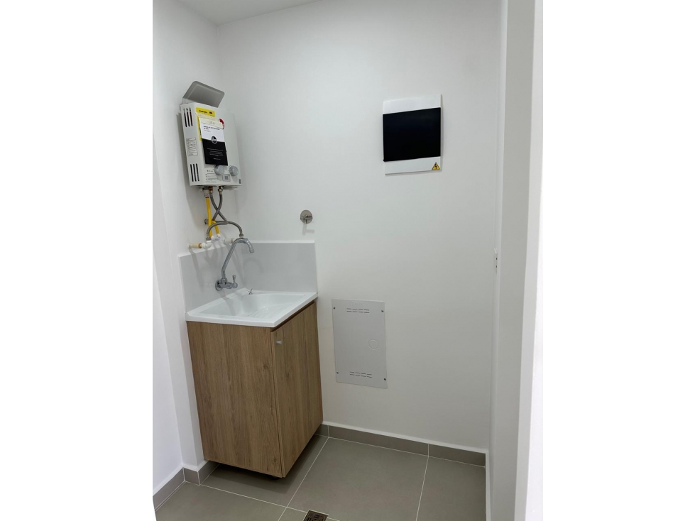 SE VENDE APARTAMENTO EN ENVIGADO CERCA A LA AVENIDA EL POBLADO — foto 3