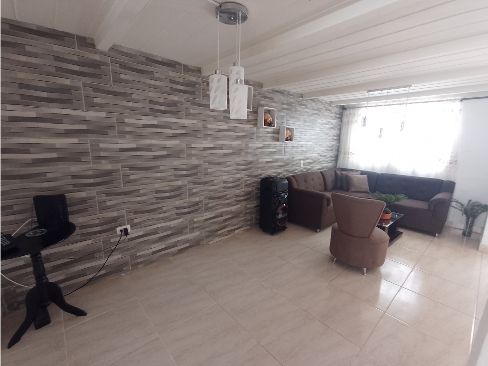 SE VENDE CASA UNIFAMILIAR EN ROBLEDO LA POLA — foto 2