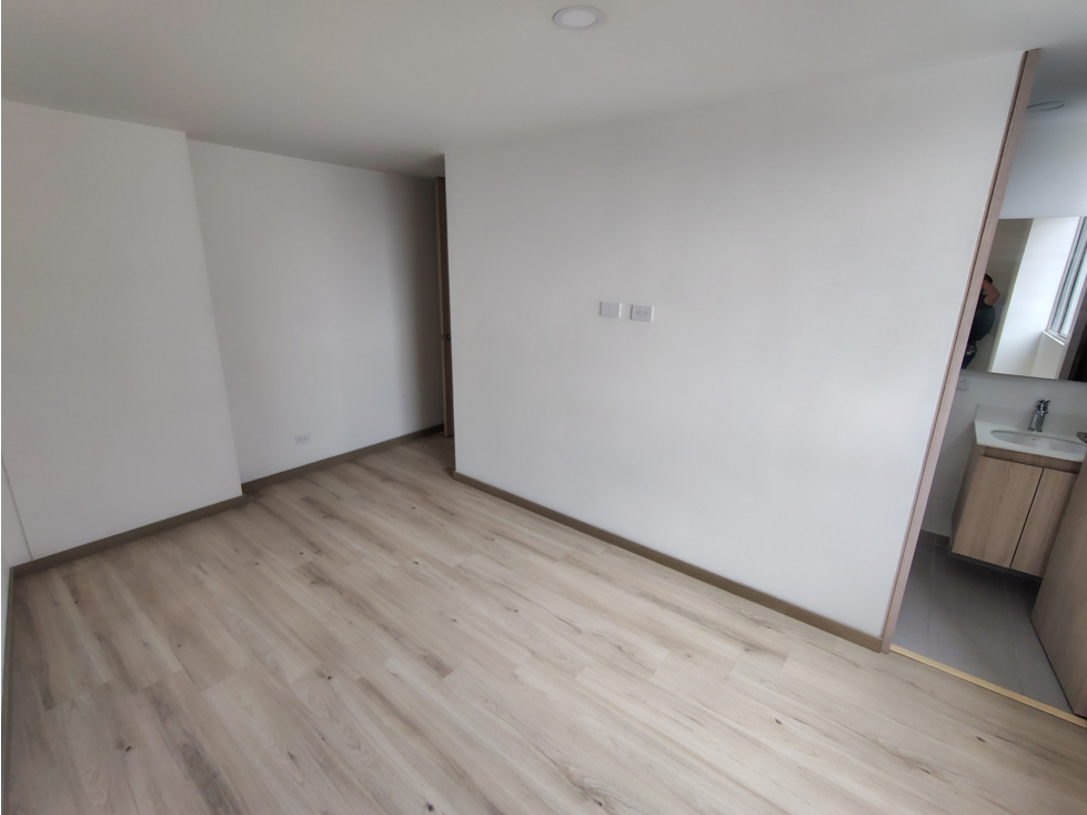 RENTO APARTAMENTO CERCA A CIUDAD DEL RIO MEDELLÍN — foto 3
