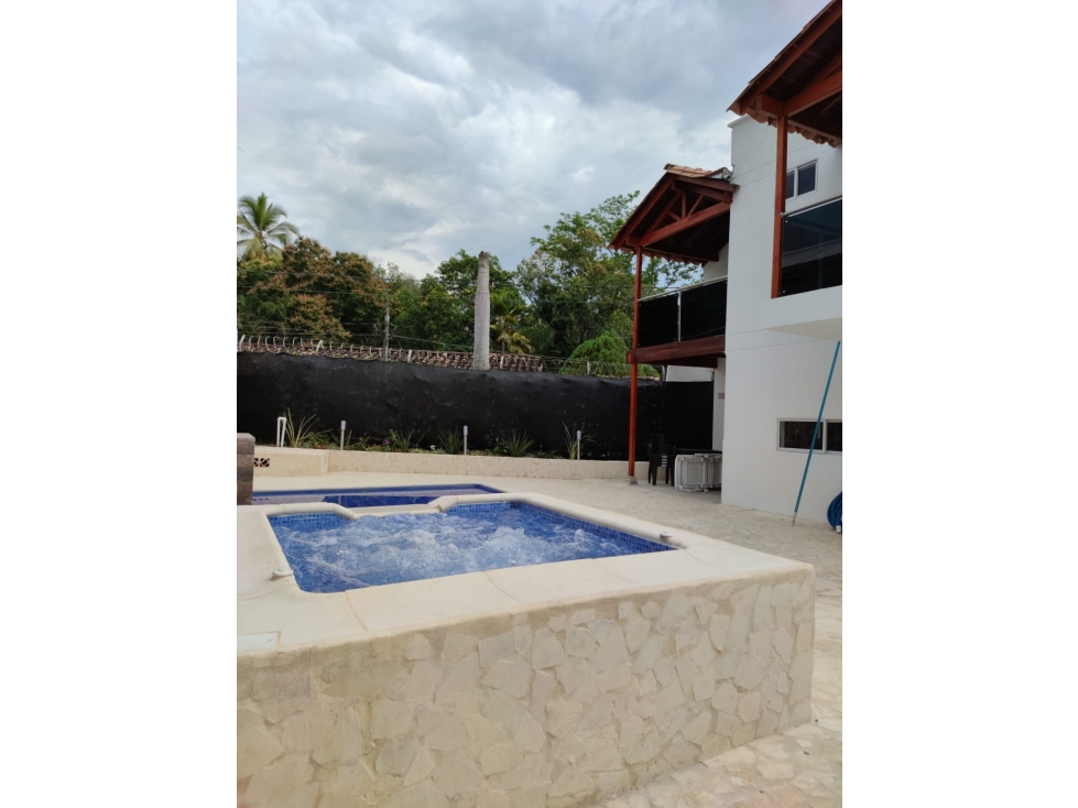 SE VENDE CABAÑA EN CONDOMINIO CERCA AL PARQUE DE SANTA FÉ DE ANTIOQUIA - 2