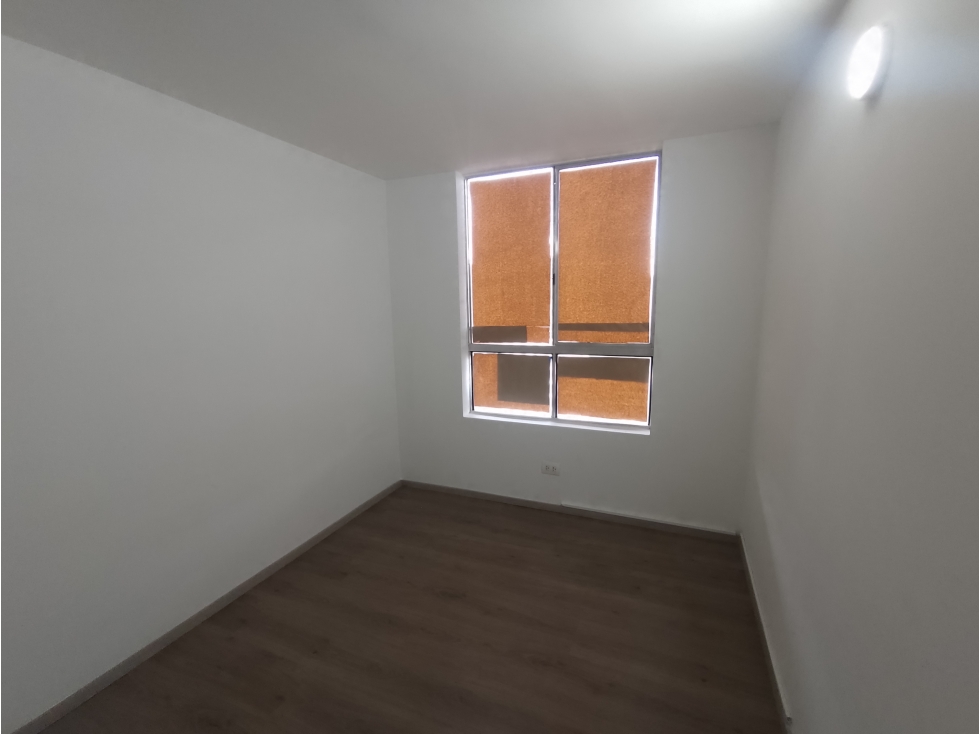 SE ARRIENDA APARTAMENTO POR LA AGUACATALA — foto 4