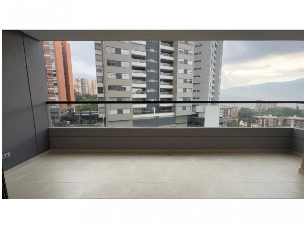 Apartamento para la venta en Envigado Loma de los Mesa — foto 3