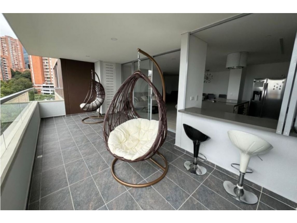 Apartamento para la venta en Envigado Loma de los Mesa — foto 2