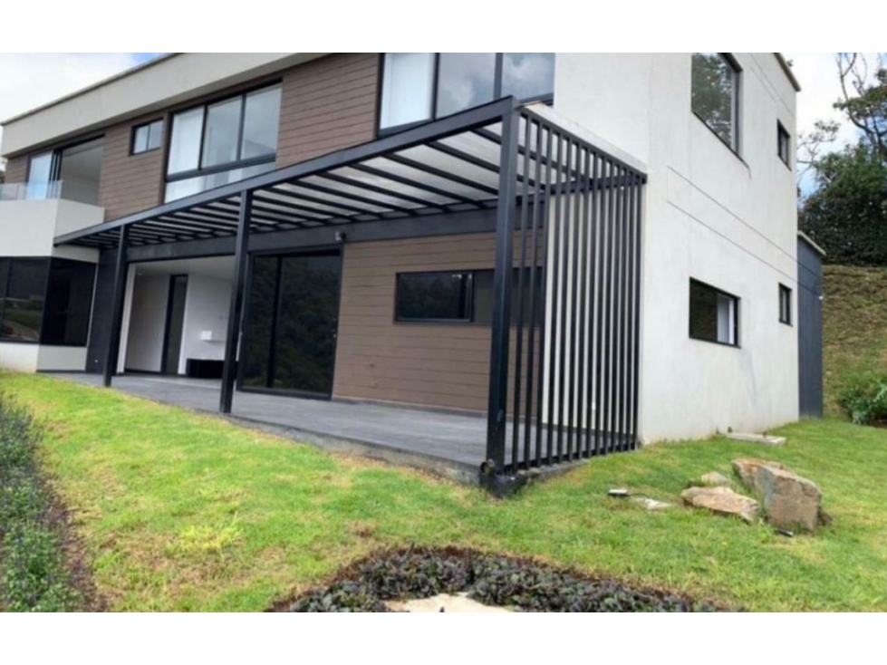 Casa para la venta en Envigado Alto de las Palmas
