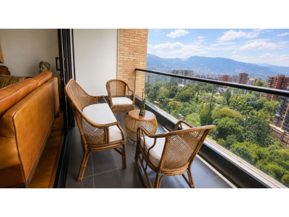 Apartamento para la venta en el Poblado el Campestre vista a la ciudad