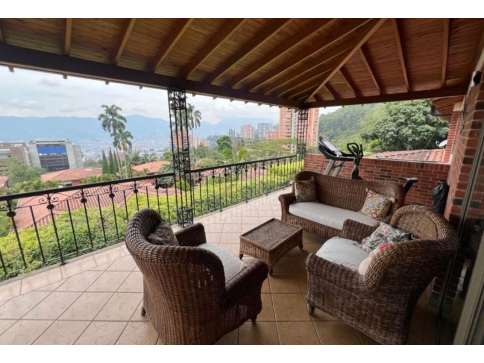 Casa para la venta en el Poblado Linares