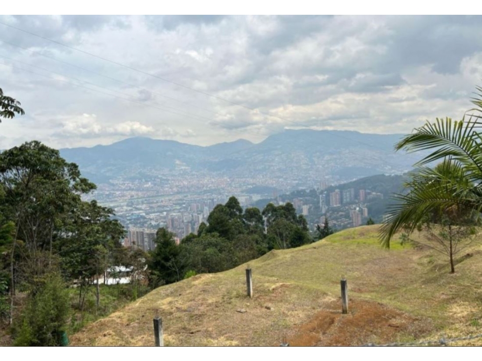 Lote para la venta en el Poblado las Palmas