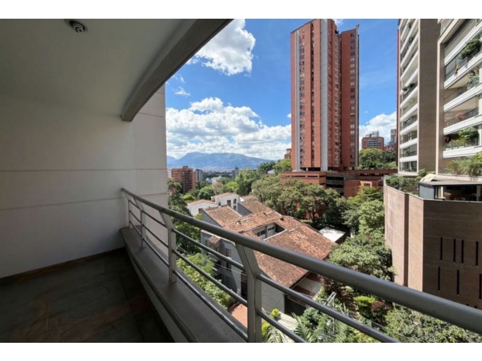 Apartamento para la venta en la Avenida el Poblado — foto 2