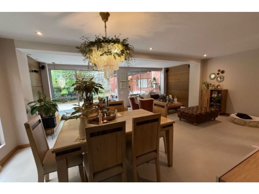 Casa para la venta en Envigado Loma de Benedictinos