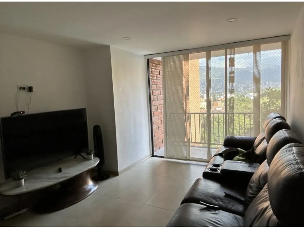 Apartamento para la venta en la Loma de los Bernal