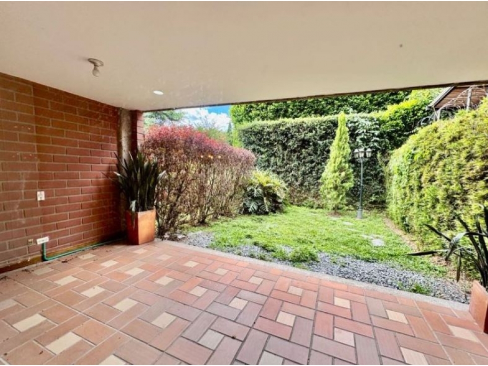 Casa para la venta en Envigado la Loma de las Brujas