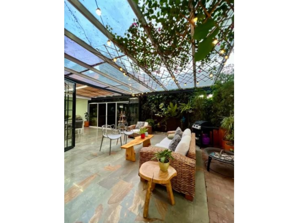 Casa para la venta en el Poblado cerca al Tesoro