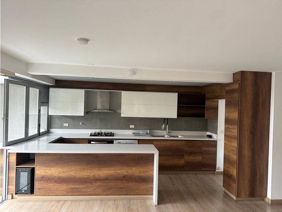 Apartamento para la venta en el Poblado Loma de San Julián Parte — foto 2