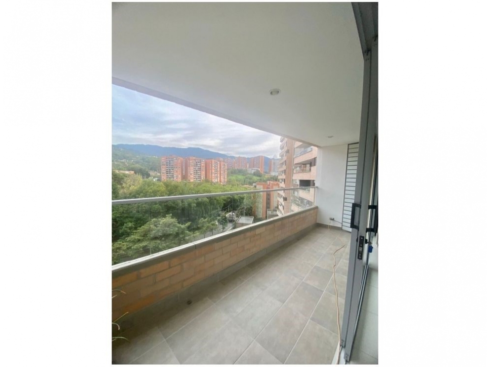 Apartamento para la venta en Envigado Loma del Chocho — foto 2