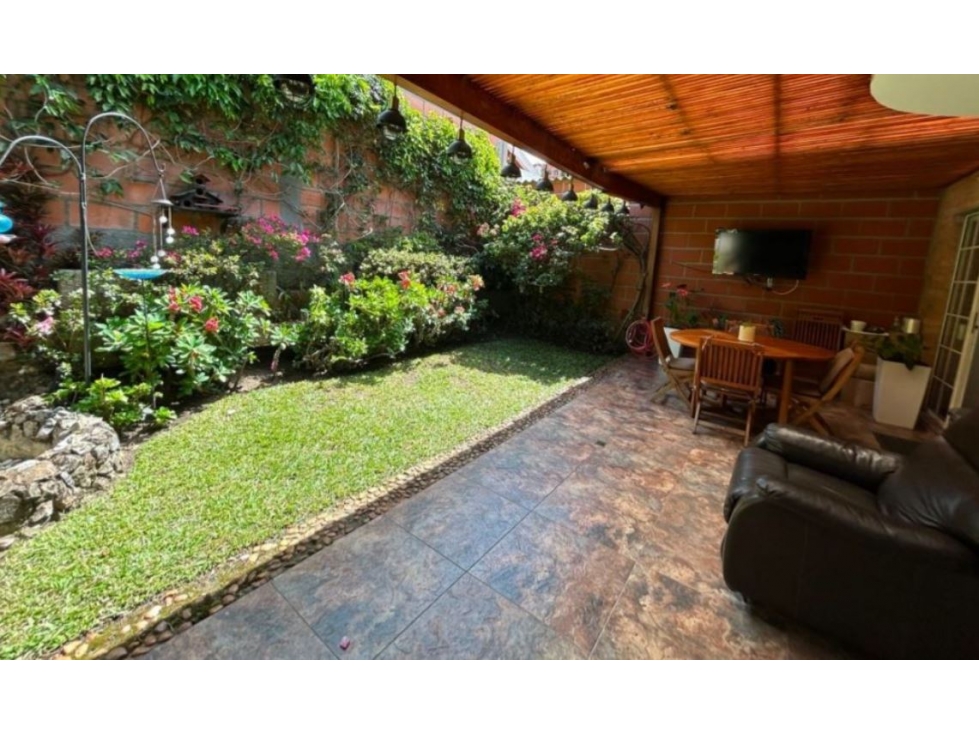 Casa para la venta en Envigado Loma del Escobero — foto 2
