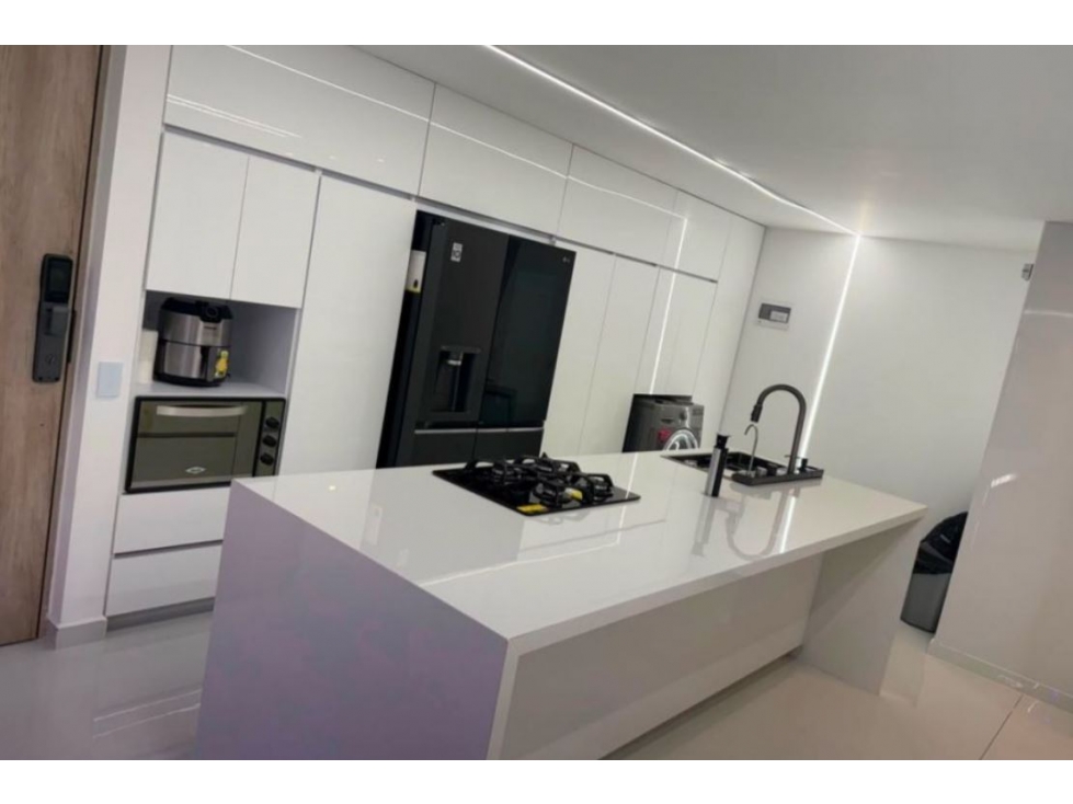 Apartamento para la venta en el Poblado Ciudad del Rio — foto 3