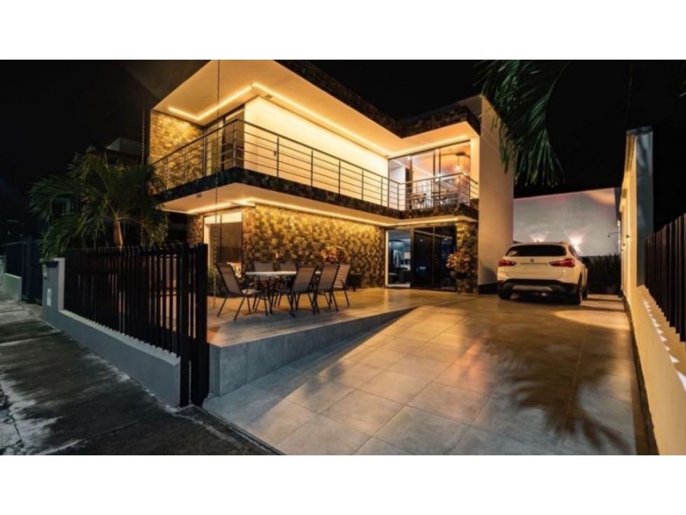 Casa Amoblada y equipada para la venta en Santa Fe de Antioquia