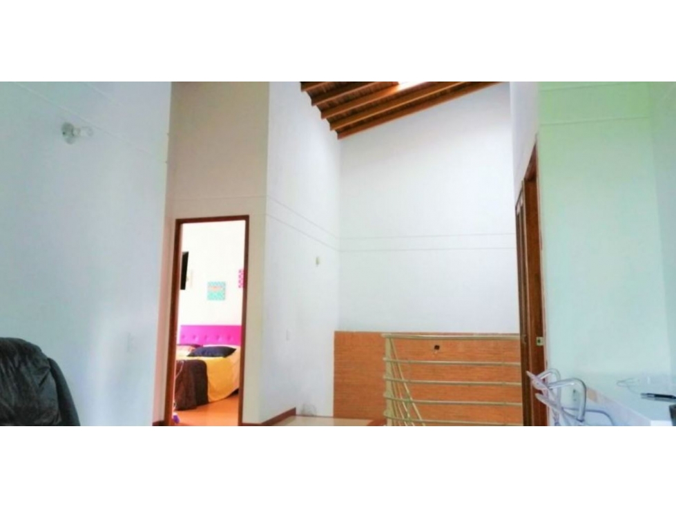 Casa Campestre para la venta en Envigado Loma del Chocho el Escobero — foto 2