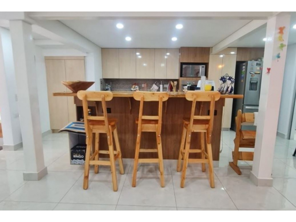 Hermosa casa unifamiliar de 3 niveles para la venta en Belén la Mota — foto 2