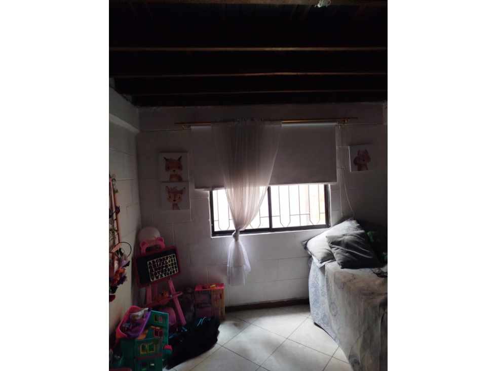 ¡PRECIO DE OPORTUNIDAD! Casa en Bello Florida + parqueadero cubierto — foto 5