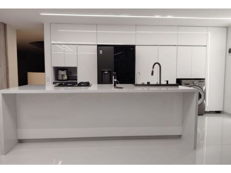 Apartamento para la venta en el Poblado Ciudad del Rio — foto 4