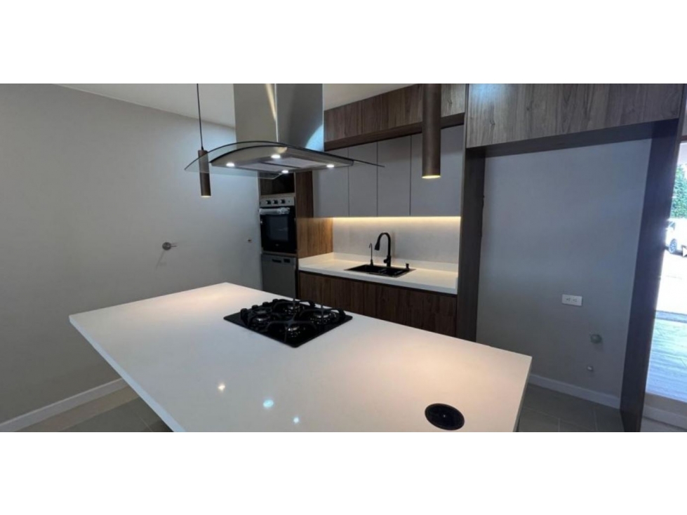 Hermosa casa para la venta en el Poblado la Linde — foto 5