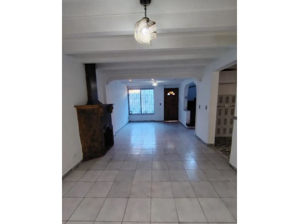 Casa de 2 niveles para la venta en Belén Aliadas — foto 2