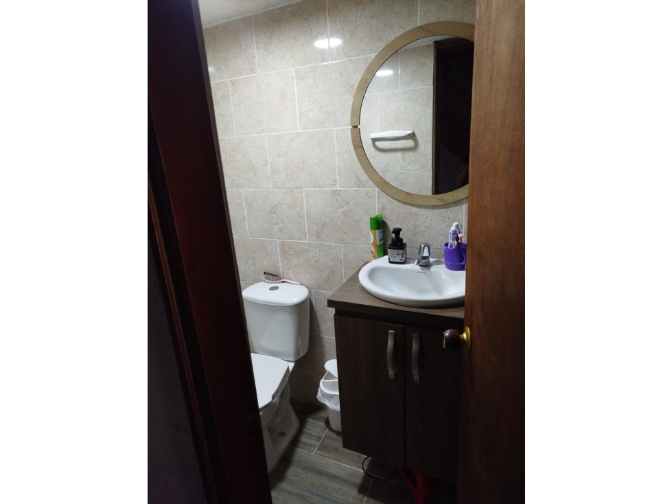 ¡PRECIO DE OPORTUNIDAD! Casa en Bello Florida + parqueadero cubierto — foto 6