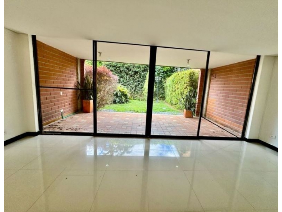 Casa para la venta en Envigado la Loma de las Brujas — foto 2