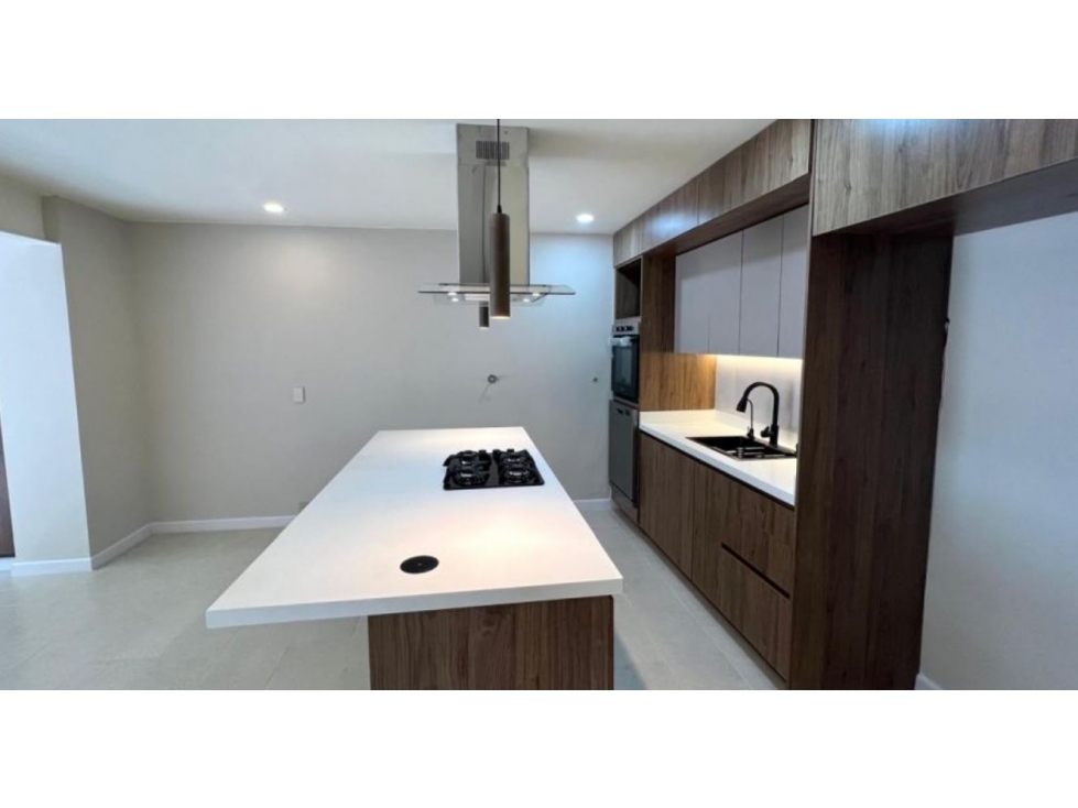 Hermosa casa para la venta en el Poblado la Linde — foto 6