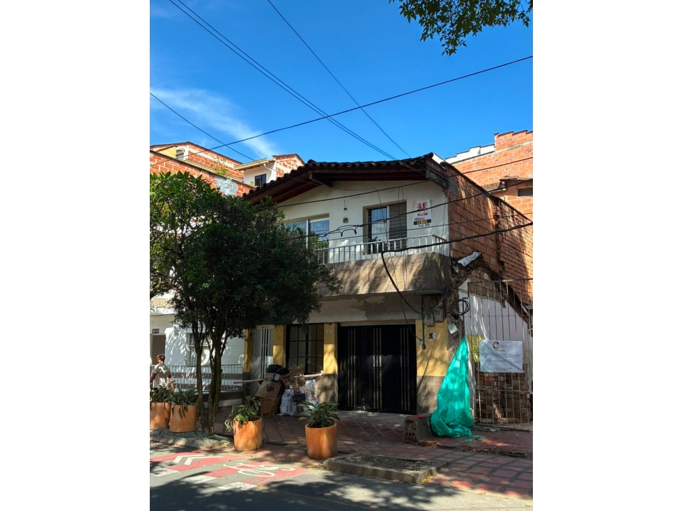Casa lote para la venta en Envigado la Magnolia