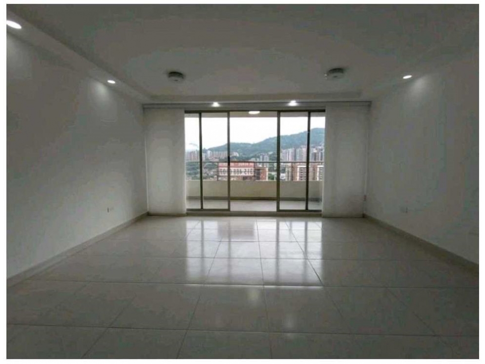 Apartamento para la venta en la loma de los Bernal