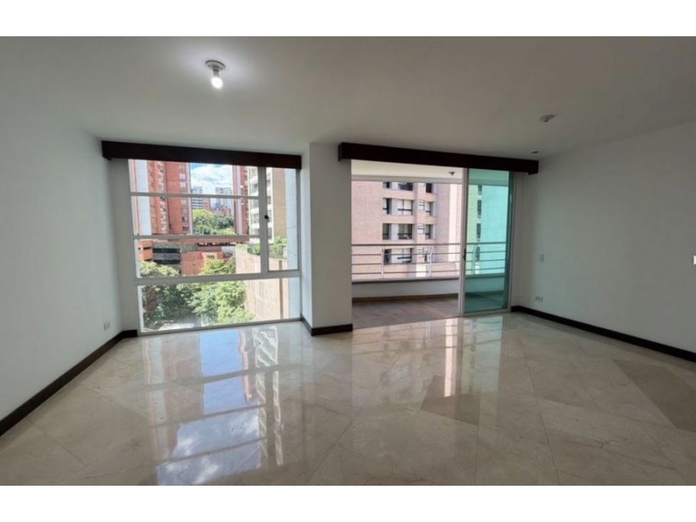 Apartamento para la venta en la Avenida el Poblado