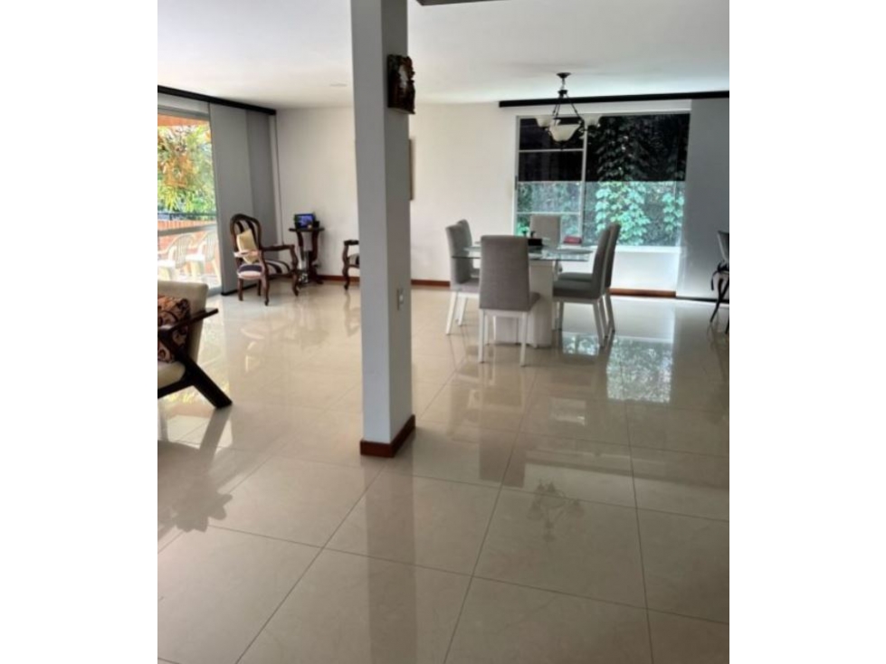 Casa de tres niveles para la venta en Envigado Loma Benedictinos — foto 6