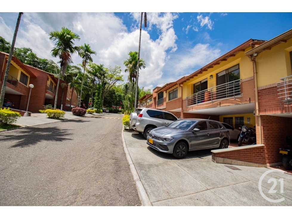 Casa para la venta en Envigado Transversal Intermedia