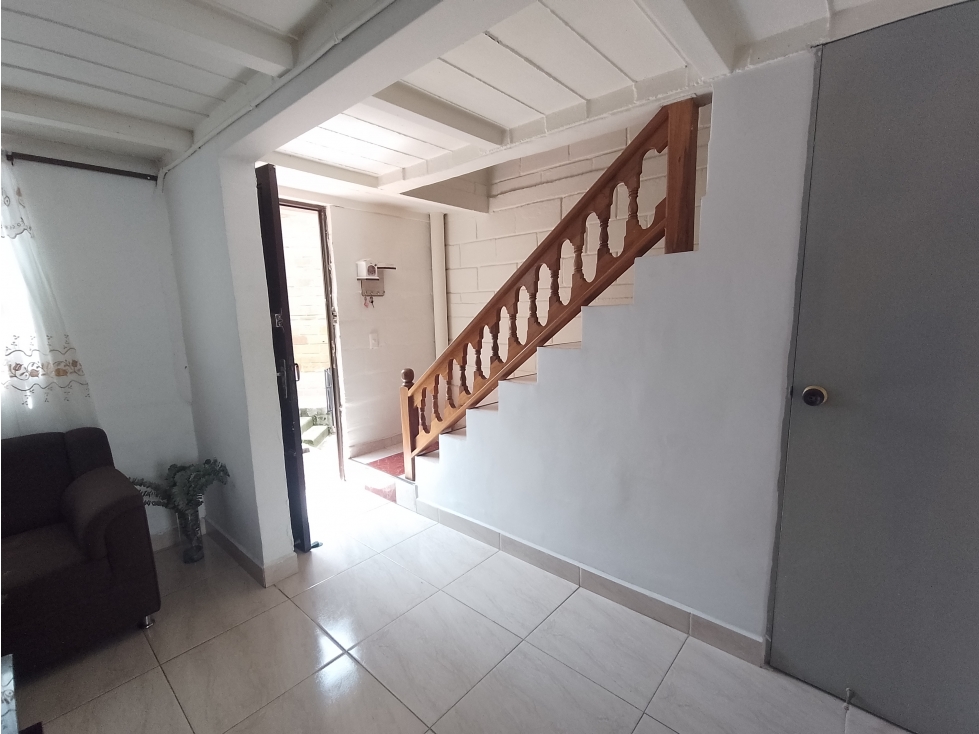 SE VENDE CASA UNIFAMILIAR EN ROBLEDO LA POLA — foto 4