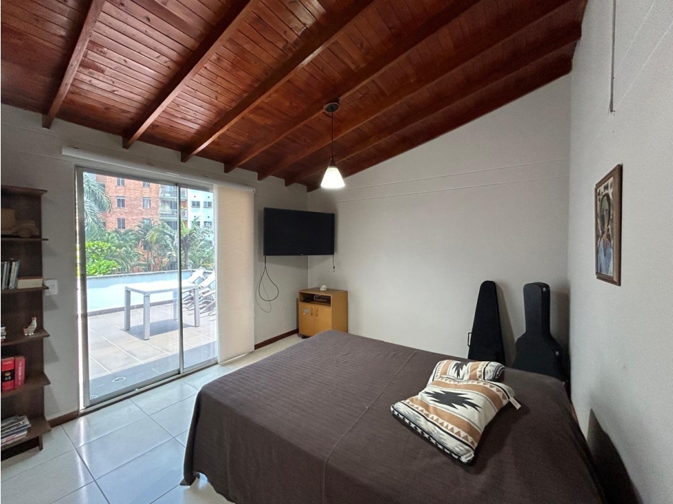 SE VENDE CASA EN CONDOMINIO PARTE BAJA DE ENVIGADO