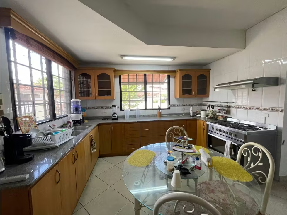 Casa en Alquiler en Altos de panamá | Castilla de Oro