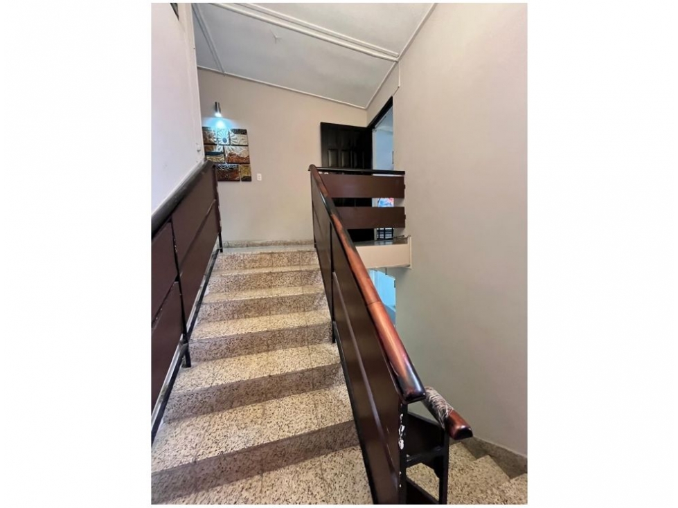 Casa Con Local en Venta y Alquiler en Parque Lefevre - 2