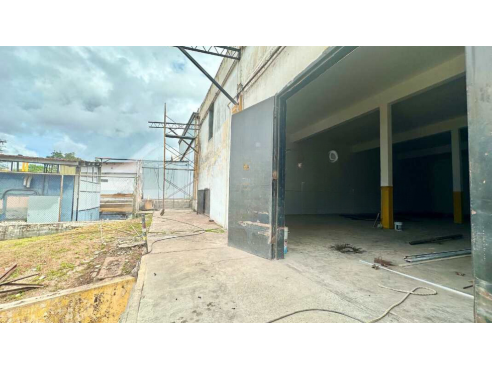 Se Alquila Galera En Las Acacias A Pasos de Ave Domingo Diaz — foto 6