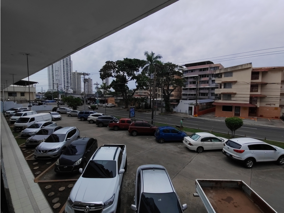 Local En Alquiler Planta Baja Ave. Ernesto T. Lefevre | PH Royal Park - 4