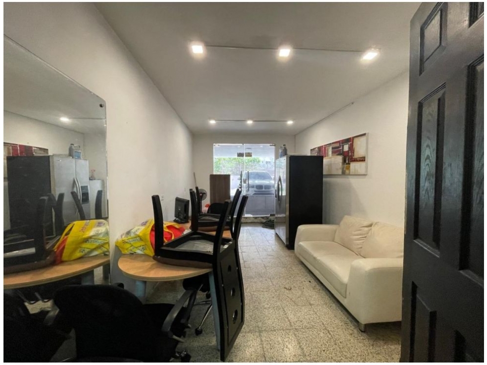 Casa Con Local en Venta y Alquiler en Parque Lefevre